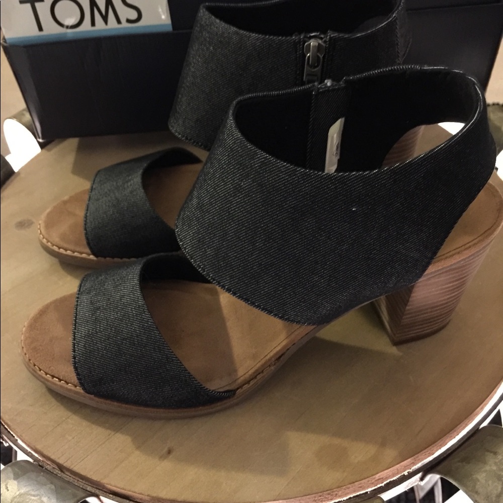 Women’s Sandals by TOMS